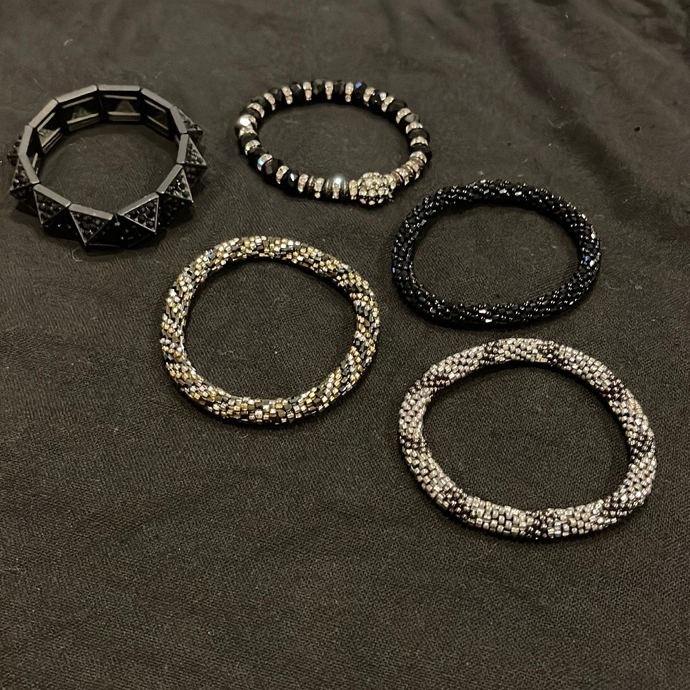 Set of 5 bracelets